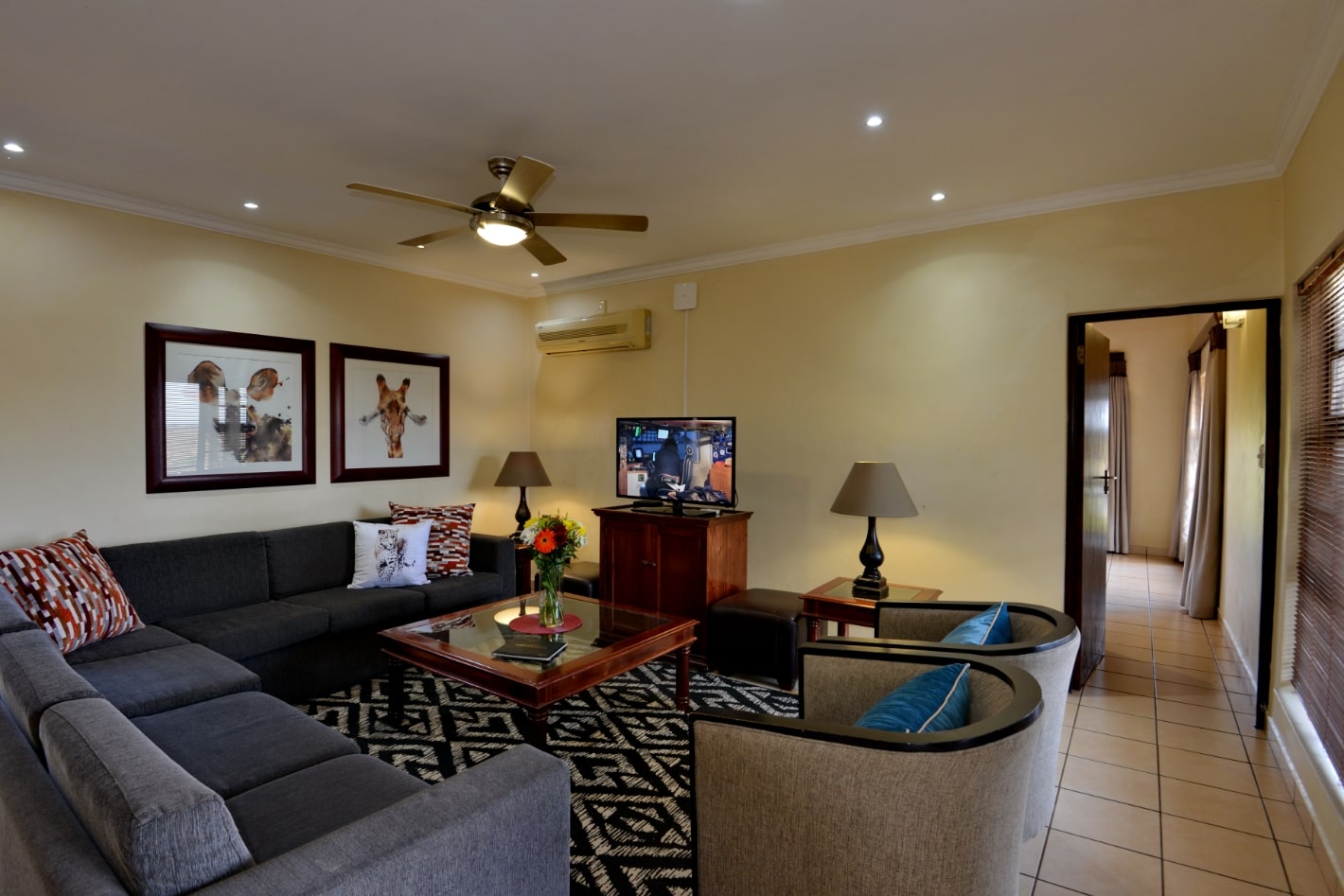 Hippo Bend 6 Sleeper Image 5-min