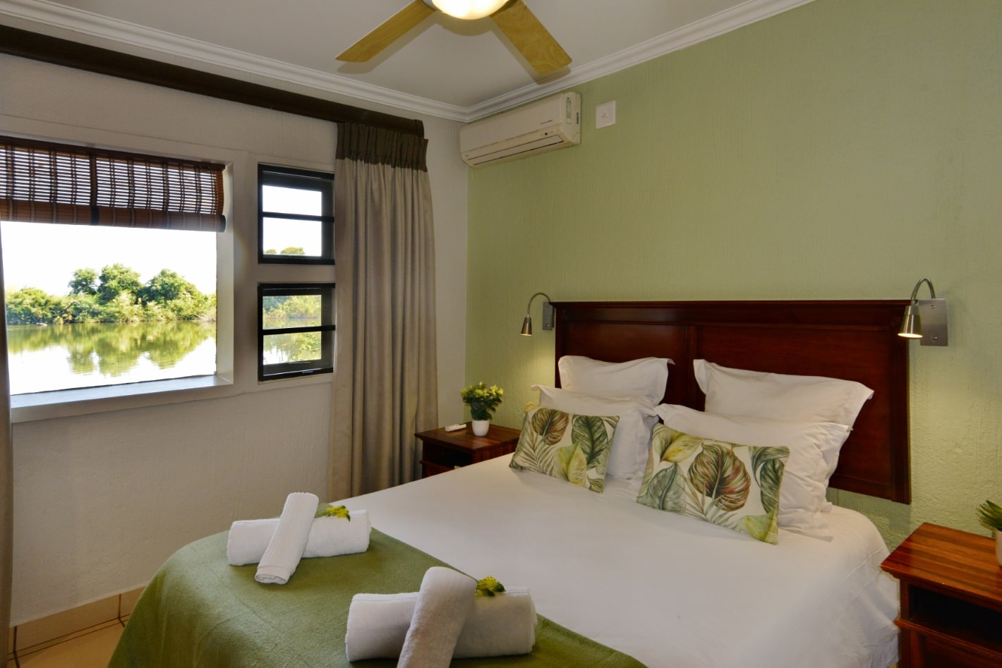 Pond View Chalets Image 3-min