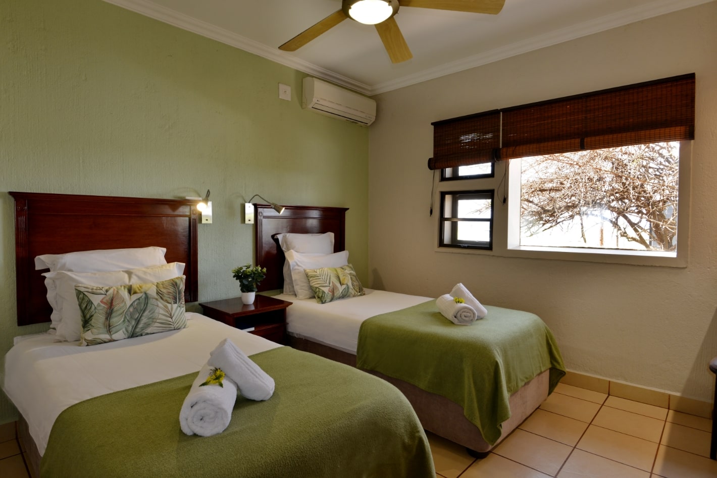 Pond View Chalets Image 6-min